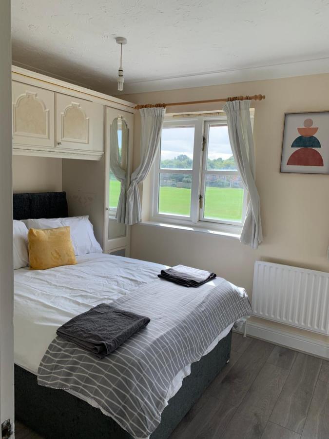 Large, Spacious 3 Bedroom Sleeps 6, Apartment For Contractors And Holidays In Lewisham, Greater London - 1 Free Parking Space & Free Wifi Ngoại thất bức ảnh