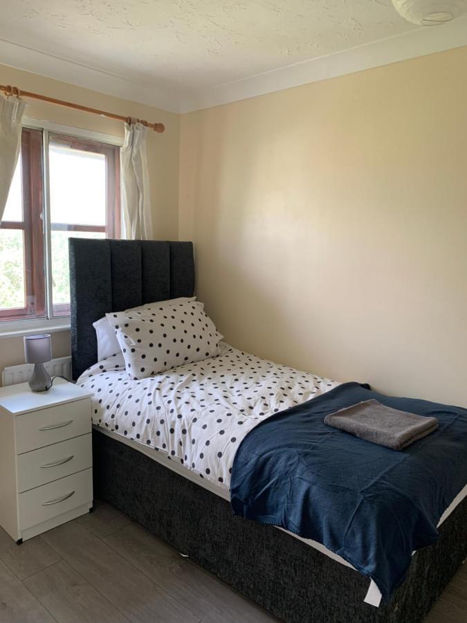 Large, Spacious 3 Bedroom Sleeps 6, Apartment For Contractors And Holidays In Lewisham, Greater London - 1 Free Parking Space & Free Wifi Ngoại thất bức ảnh